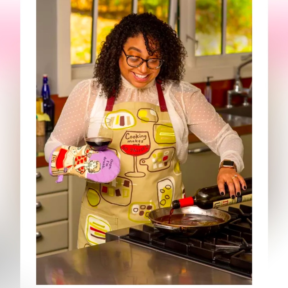 NWT Blue Q apron. “Cooking makes me so thirsty” featuring wine glasses. - Picture 1 of 11